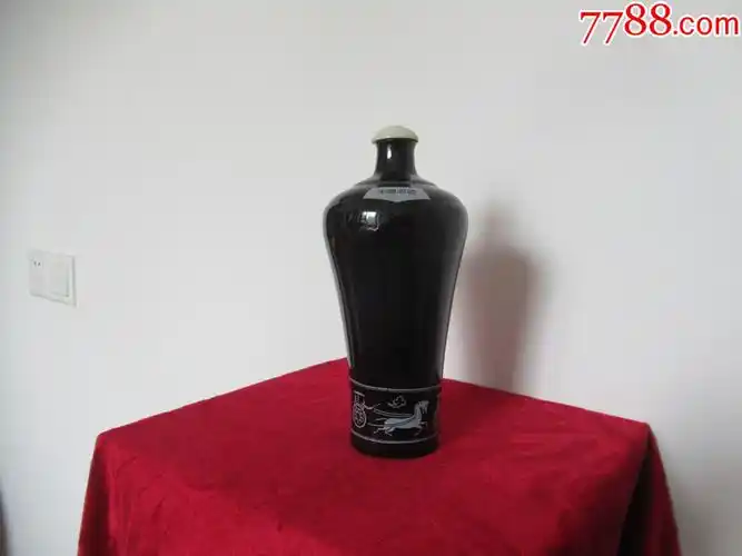 酒瓶收藏早期黑釉瓷古代车马图中国名酒一斤装老酒瓶品相完美