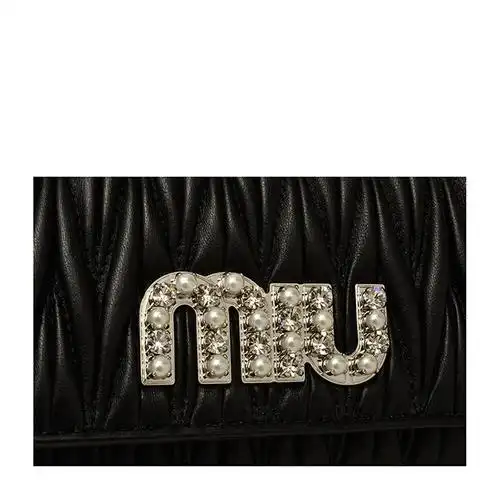 miumiu/缪缪女士羊皮miulogo褶皱纹理长款翻盖钱包钱夹长钱包5mh1092