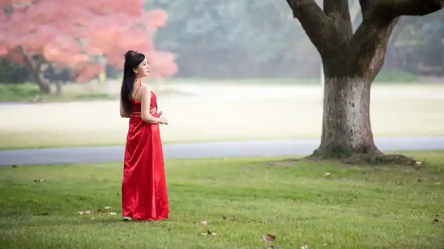 人生最美的一首诗,就是带着一颗纯纯的初心,寻找一个美丽善良的人.