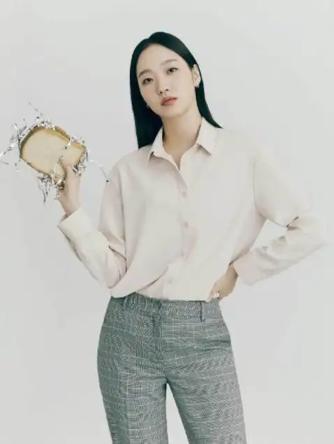 金高银终于高调新发型黑发髻好干净职业西装又美又飒