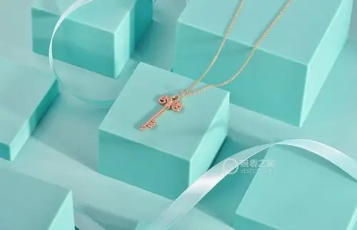 高清图|蒂芙尼fleur de lis 18k玫瑰金镶钻鸢尾花造型项链项链/吊坠图