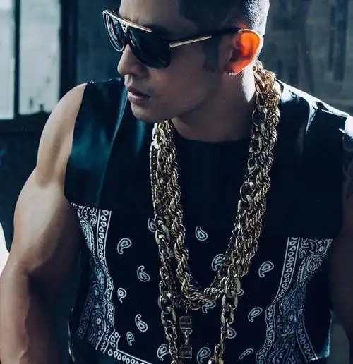 韩国肌肉男刘承俊刘承俊为什么不能回韩国