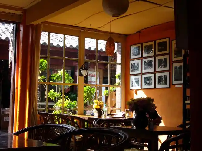 法国人最初钟情于咖啡,是将其视为赚钱的好生意,而非一种生活必需品.