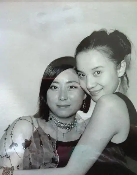 受到学姐的鼓舞,宋佳决定报考上海戏剧学院,这所学院也是范志博的母校