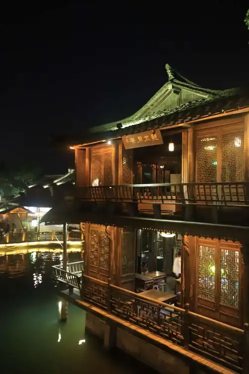 华东游,夜宿乌镇赏水乡夜景,安昌古镇慢生活,上海外滩,漫游杭州西湖