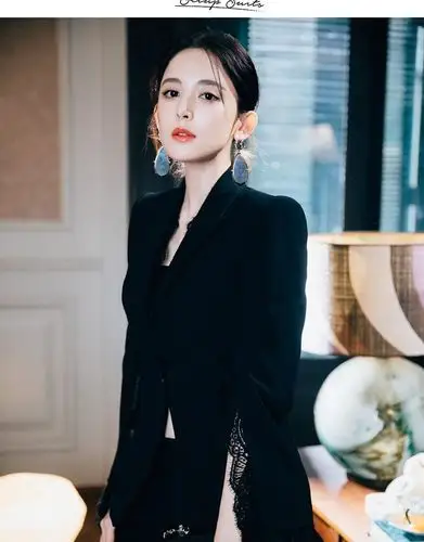 古力娜扎同款时尚ol职业套装女蕾丝拼接小西服两件套年会开叉西装