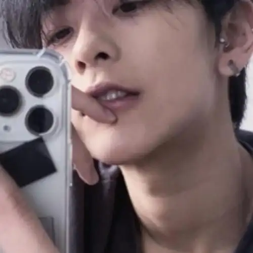 2020qq最流行帅气的男生头像