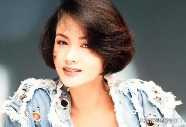 孟庭丽经历了一段不平凡的人生,她曾是一位备受瞩目的演员,但是,命运